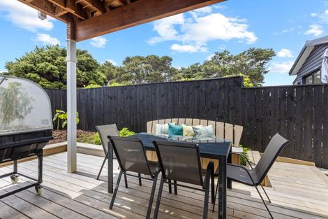 Photo of property in 9 Waimaru Lane, Orewa, 0931