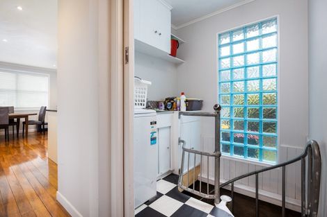 Photo of property in 6 Sardinha Place, Marfell, New Plymouth, 4310