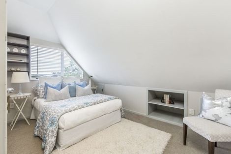 Photo of property in 1/15 Kennedy Avenue, Forrest Hill, Auckland, 0620