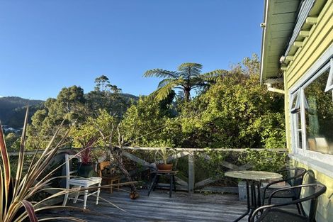 Photo of property in 48 Pinehaven Road, Pinehaven, Upper Hutt, 5019