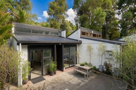 Photo of property in 1/9a Wyvern Place, Glenfield, Auckland, 0629
