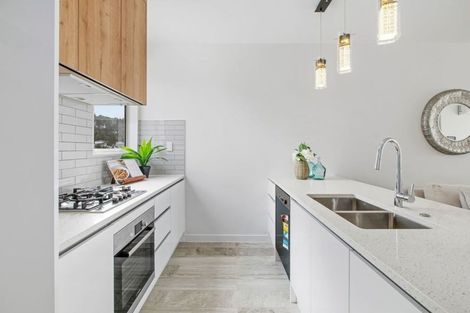 Photo of property in 6 Waihou Crescent, Albany Heights, Auckland, 0632