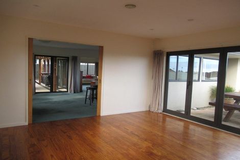 Photo of property in 37 Guildford Drive, Paraparaumu, 5032