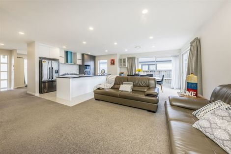 Photo of property in 19 Hollowout Street, Takanini, 2112