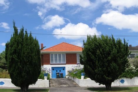 Photo of property in 8a Seaside Avenue, Waterview, Auckland, 1026