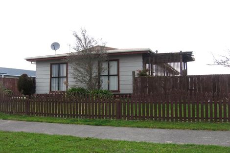 Photo of property in 24 Peter Hall Drive, Kelvin Grove, Palmerston North, 4414