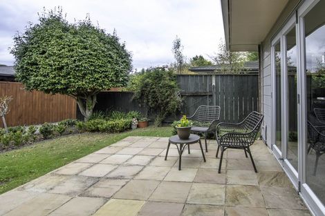 Photo of property in 8a Earl Place, Hokowhitu, Palmerston North, 4410