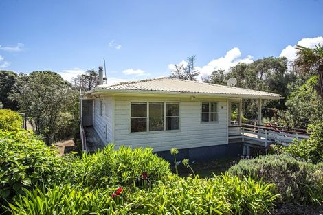 Photo of property in 16 Ripiro Drive, Baylys Beach, Dargaville, 0377