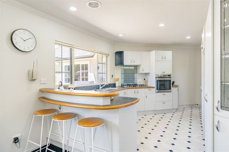 Photo of property in 18 Emerald Hill Drive, Birchville, Upper Hutt, 5018