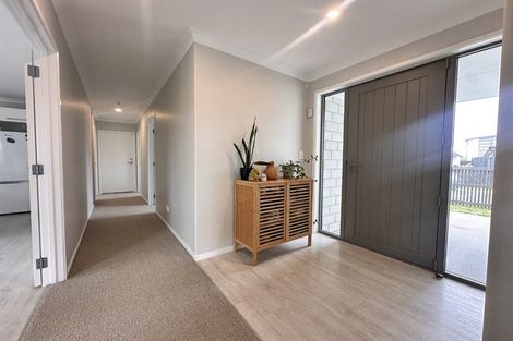 Photo of property in 10 Greenwich Street, Papamoa, 3118