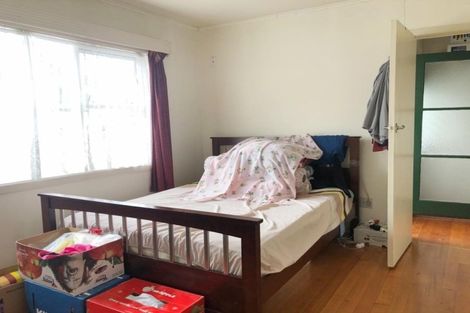 Photo of property in 26 Netherlands Avenue, Kelston, Auckland, 0602