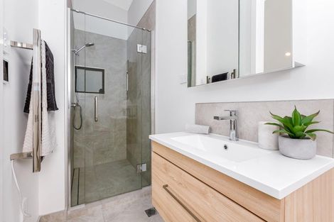 Photo of property in 4/323 Riverside Drive, Waterloo, Lower Hutt, 5011