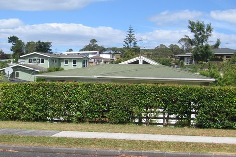 Photo of property in 28 Wyoming Avenue, Murrays Bay, Auckland, 0630