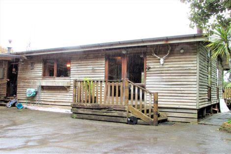 Photo of property in 130 Wyndham Road, Pinehaven, Upper Hutt, 5019