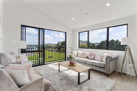 Photo of property in 13 Bremner Ridge Street, Flat Bush, Auckland, 2019