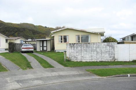 Photo of property in 21 Dewsbury Grove, Wainuiomata, Lower Hutt, 5014