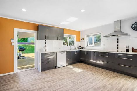 Photo of property in 62 Brian Crescent, Stanmore Bay, Whangaparaoa, 0932