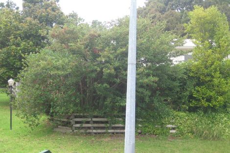 Photo of property in 22 Waverley Avenue, Glenfield, Auckland, 0629