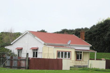 Photo of property in 2 Queen Street, Waitara, 4320