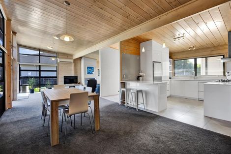 Photo of property in 11 Highfield Place, Highlands Park, New Plymouth, 4312