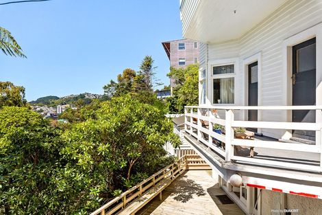 Photo of property in 11 Waiteata Road, Kelburn, Wellington, 6012