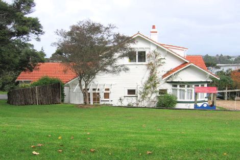 Photo of property in 18 Marae Road, Greenhithe, Auckland, 0632