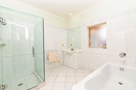 Photo of property in 7 Semillon Avenue, Henderson, Auckland, 0612