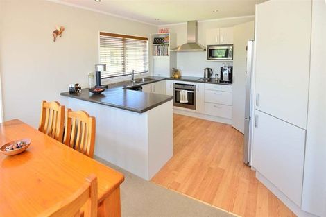 Photo of property in 97 Unsworth Drive, Unsworth Heights, Auckland, 0632