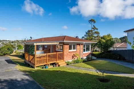 Photo of property in 28a Sunnynook Road, Sunnynook, Auckland, 0620