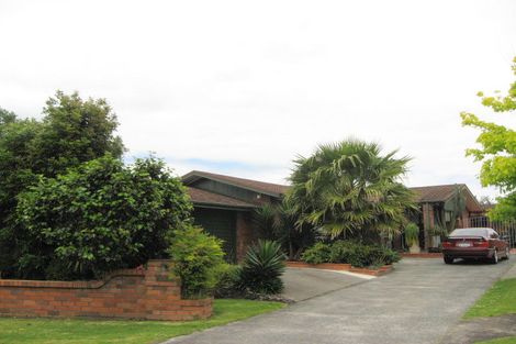 Photo of property in 8 Jessika Place, Conifer Grove, Takanini, 2112