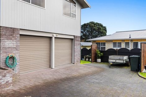 Photo of property in 11 Pohutukawa Drive, Opunake, 4616