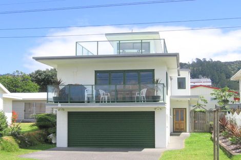 Photo of property in 25 Beach Road, Waihi Beach, 3611