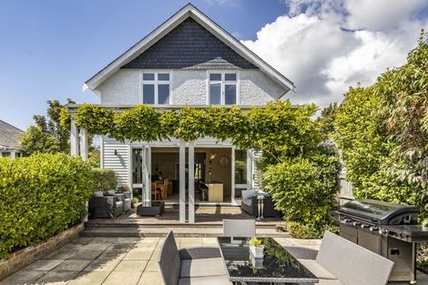 Photo of property in 35 Aylmer Street, Somerfield, Christchurch, 8024