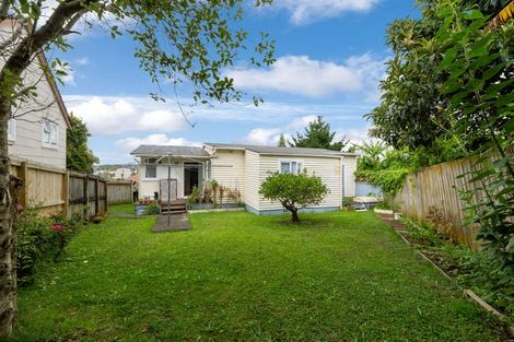 Photo of property in 8 Huxley Place, Glen Innes, Auckland, 1072