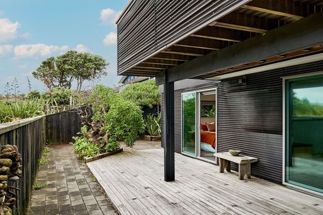 Photo of property in 215 Manly Street, Paraparaumu Beach, Paraparaumu, 5032