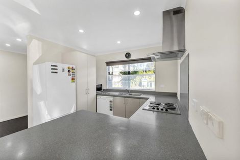 Photo of property in 7 Newfound Way, Glen Eden, Auckland, 0602