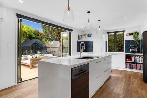 Photo of property in 16 Ridgewood Place, Shirley, Christchurch, 8061