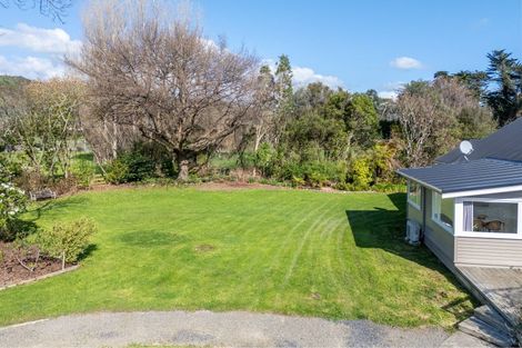 Photo of property in 15 Gleeson Road, Manakau, Levin, 5573