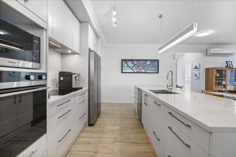 Photo of property in 1 Ocean View Terrace, Orewa, 0931