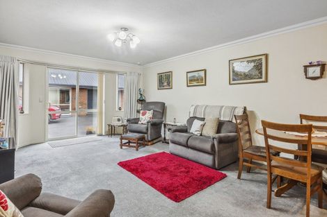 Photo of property in 2/4 Reid Avenue, Mosgiel, 9024