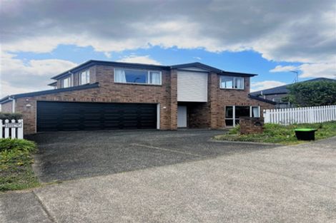 Photo of property in 18 Mulroy Place, Pinehill, Auckland, 0632