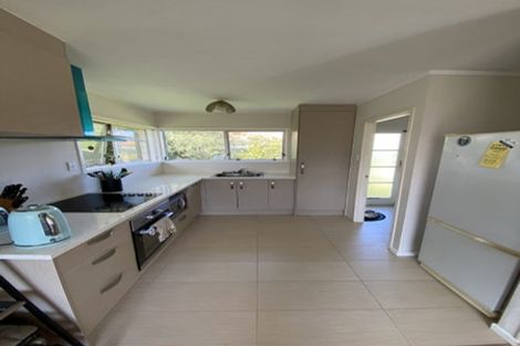 Photo of property in 2/18 Mirrabooka Avenue, Botany Downs, Auckland, 2010