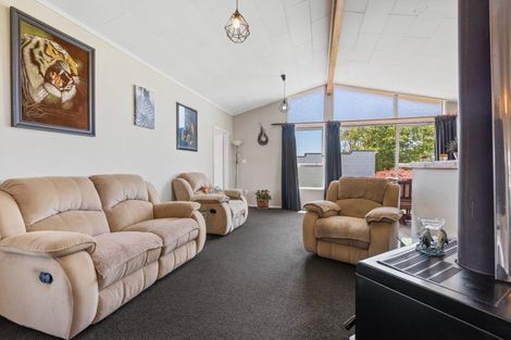 Photo of property in 5 Newbury Place, Waitara, 4320