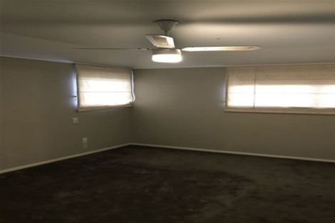 Photo of property in 38 Loloma Drive, Half Moon Bay, Auckland, 2012