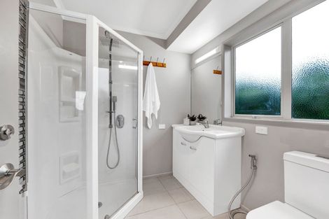 Photo of property in 6c Highfield Place, Highlands Park, New Plymouth, 4312