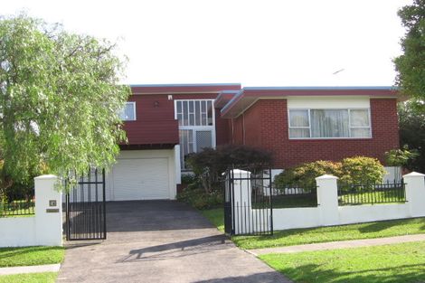 Photo of property in 27 Luton Avenue, Sunnyhills, Auckland, 2010