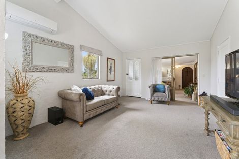 Photo of property in 2 Langton Road, Stanmore Bay, Whangaparaoa, 0932
