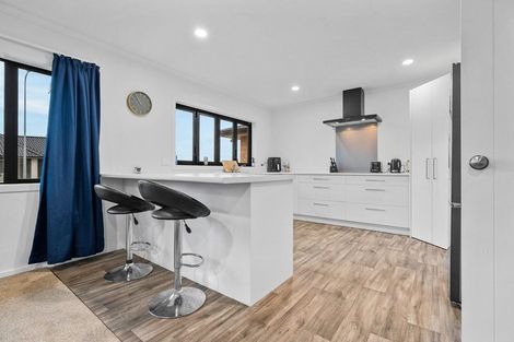 Photo of property in 1 Molesworth Street, Carterton, 5713