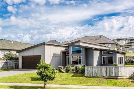 Photo of property in 5 Fiordland Place, Aotea, Porirua, 5024