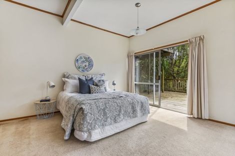 Photo of property in 264 Titirangi Road, Titirangi, Auckland, 0604